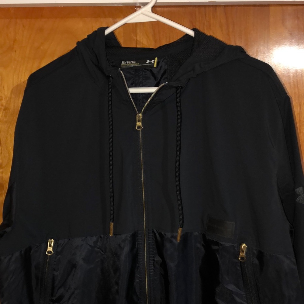 Men’s windbreaker
